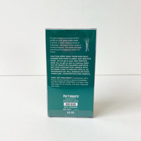 Pier 1 Imports Reed Diffuser Wintergreen 0.95 fl oz New In Box Discontinued Rare - Picture 2 of 3